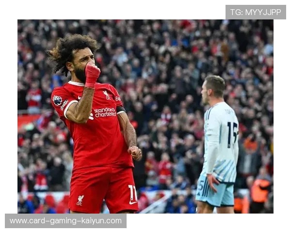 利物浦攻到禁区右侧，萨拉赫反脚兜射进死角